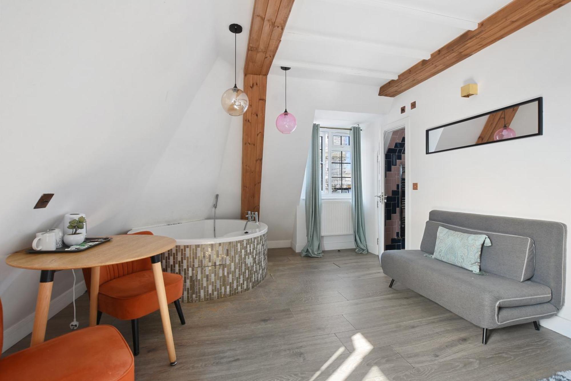 Hotel Angel Townhouse 3*